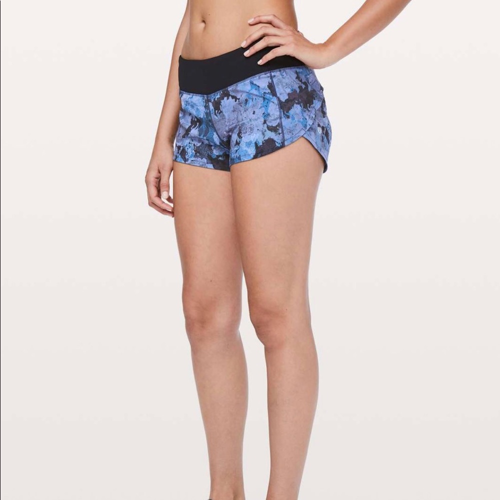 Lululemon Speed Up Short *2.5" size 6